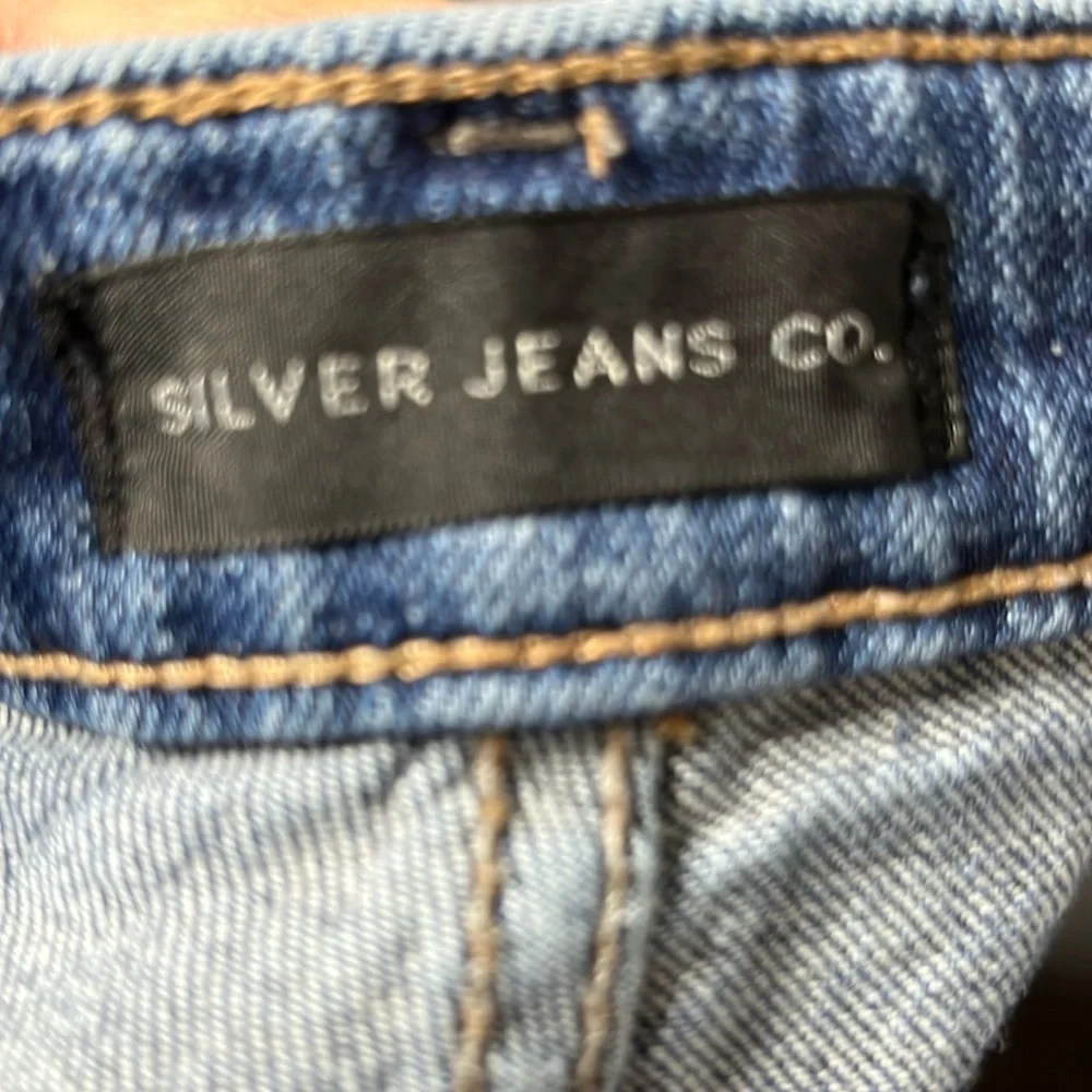 Silver Jeans Hello Shorty Shorts Sz W32‎ Distressed